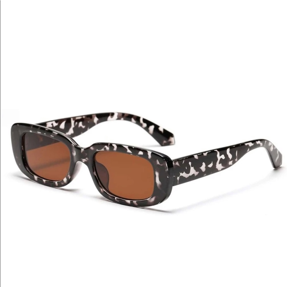 Spot print sunglasses